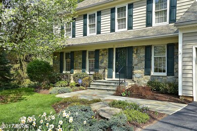 20324 Pleasant Ridge Dr, Montgomery Village, MD 20886 - photo 2