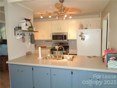 610 Pebblestone Ct, Statesville, NC 28625 - photo 4