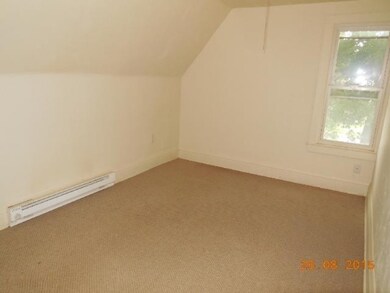 1st_bedroom_41683878 (2)