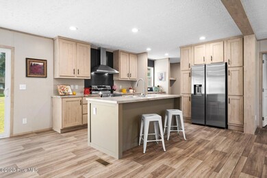 Island with Sitting Space