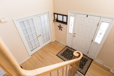 21_SummerHill_Foyer-4