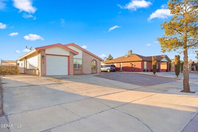 237 Tierra Linda Dr, Horizon City, TX 79928 - photo 2