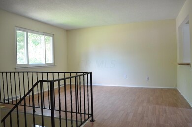 2667 Glenbriar St, Columbus, OH 43232 - photo 5