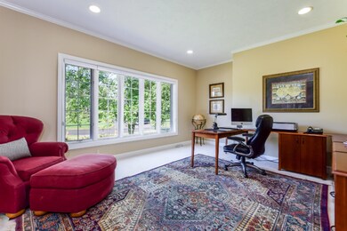 010-photo-living-room-6055037