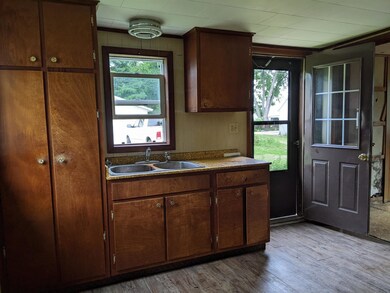 3649 E 1st St, Petroleum, IN 46778 - photo 3