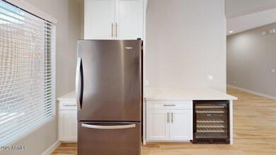 21222-n-94th-ln-kitchen1