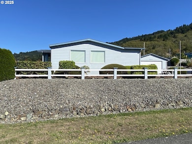 98609 Camellia Dr, Brookings, OR 97415 - photo 3