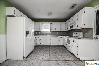 1006 N 4th St, Copperas Cove, TX 76522 - photo 3