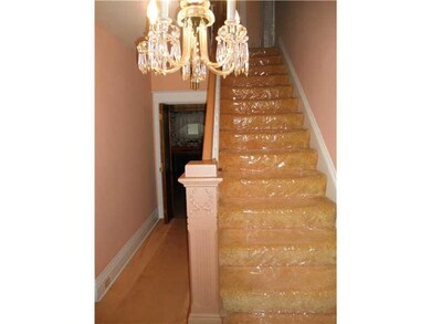 Entry/Foyer.
