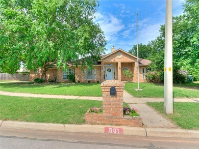 501 Night Hawk Dr, Norman, OK 73072 - photo 2
