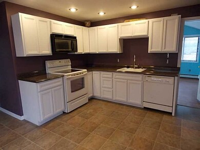 338 9th Ave, Woonsocket, RI 02895 - photo 6