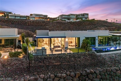 650 Scenic Cliff Dr, Henderson, NV 89012 - photo 3