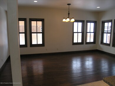 213 Juniper - dining room (2)