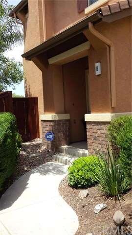 Inviting walk to entry