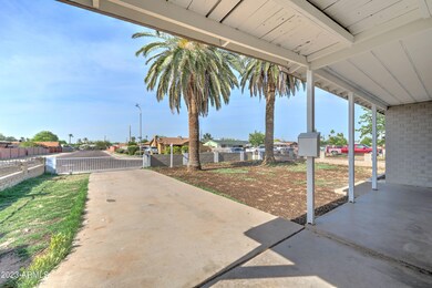 121 W Grove-4