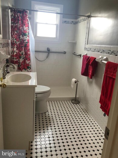 945 Fairmount Ave, Towson, MD 21204 - photo 2