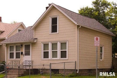 652 Cedar St, Davenport, IA 52802 - photo 2