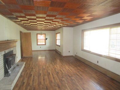 1095 Gwinn Island Rd, Danville, KY 40422 - photo 2