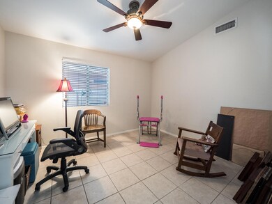 Den (or 4th bedroom?)