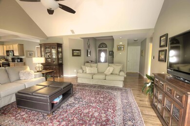 4514 Saratoga Hill Rd Louisville, KY 402