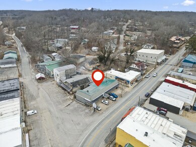Commercial w/ Apartment Reeds Spring