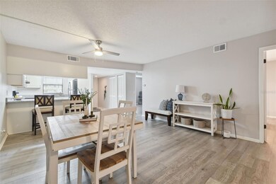 101 Lake Ave NE unit 101, Largo, FL 33771 - photo 3