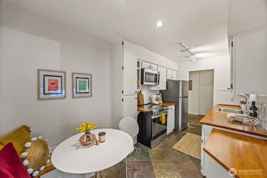 2301 NE 65th St unit 202, Seattle, WA 98115 - photo 6