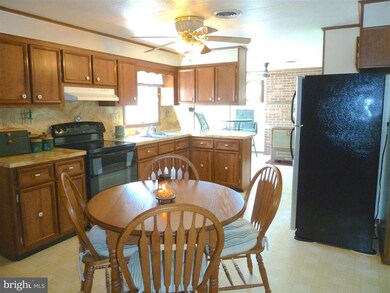 12561 Indian Springs Rd, Clear Spring, MD 21722 - photo 2