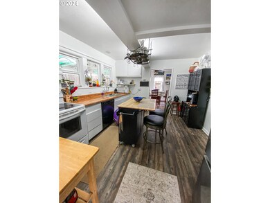 226 SW Madison St, Sheridan, OR 97378 - photo 7