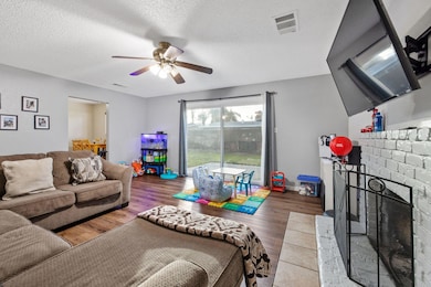 1029 N Gowdy St, Visalia, CA 93292 - photo 7