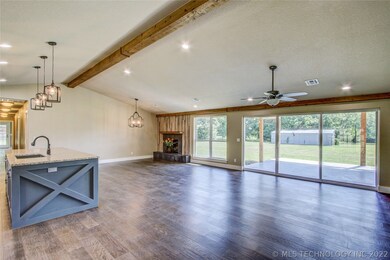 Completely open feel when you walk in the front do