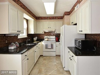 12059 Winding Creek Way, Germantown, MD 20874 - photo 7