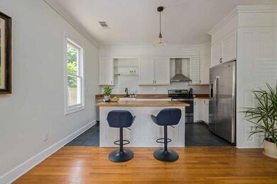Breakfast bar island