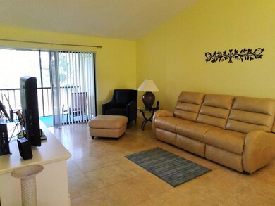 LIVING ROOM (2)