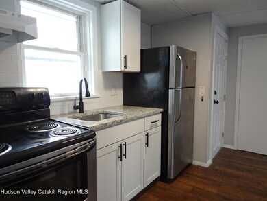 921-923 Columbia St unit D, Hudson, NY 12534 - photo 5