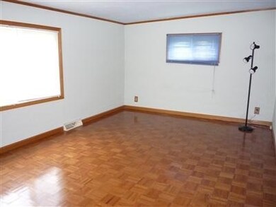 8522 Liable Rd, Highland, IN 46322 - photo 6