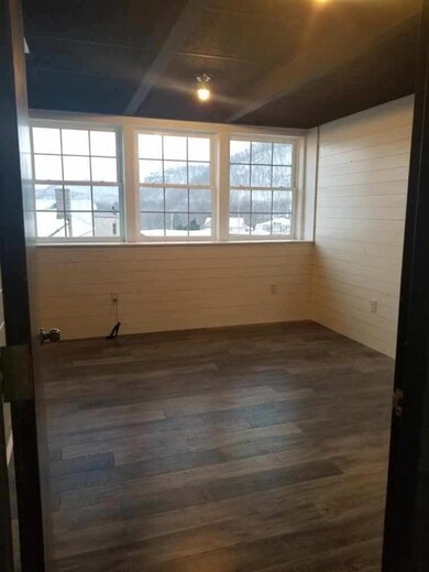 50 N 3rd St unit 2, Lansing, IA 52151 - photo 7