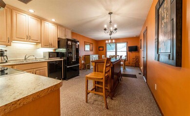 170 Halfmoon St, Lincoln, IL 62656 - photo 7