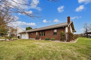 802 N Timberline Cir E, Warsaw, IN 46582 - photo 2