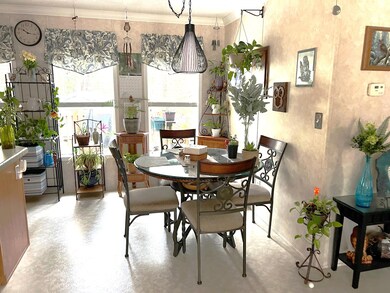 Kitchen & Dining (4)