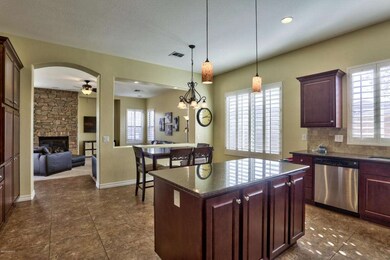 Kitchen_Breakfast_Nook_1
