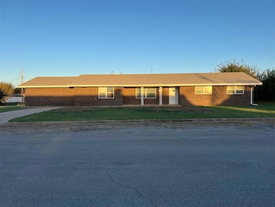 409 S Bruce St, Carnegie, OK 73015 - photo 2