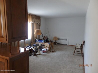 400 Thirwell Ave, Hazleton, PA 18201 - photo 2