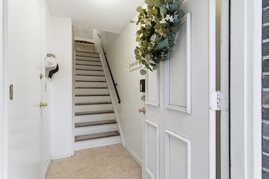 382 Knapps Hwy, Fairfield, CT 06825 - photo 3