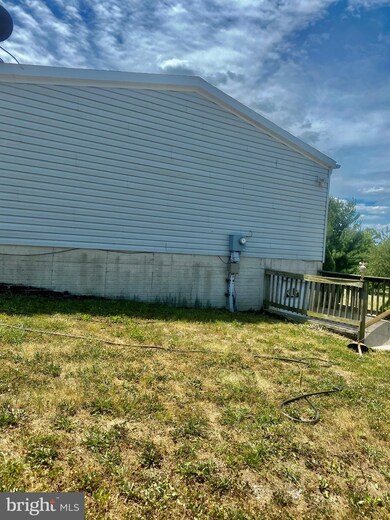 7201 Dustin Dr, Sharpsburg, MD 21782 - photo 2