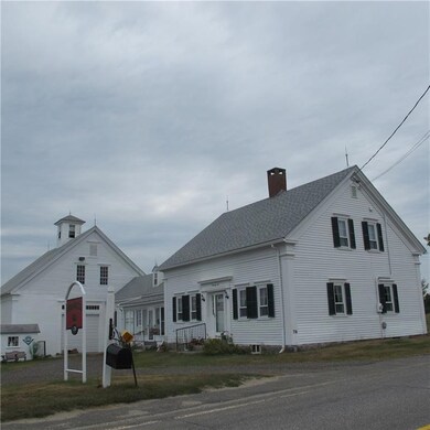 480-Acre working farm in Lisbon,...