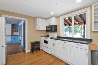 9 Maple Ave Kennebunk ME 04043-large-016