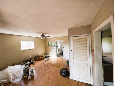 190 D St NE, Linton, IN 47441 - photo 4