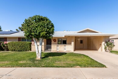 10810 Caron - 2 - Front Center Close Up