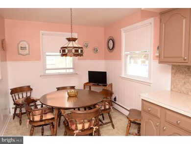 218 Morris Cir, Crum Lynne, PA 19022 - photo 7